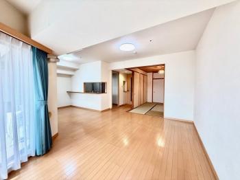 和室と隣接しており、繋げての使用も可能な間取り