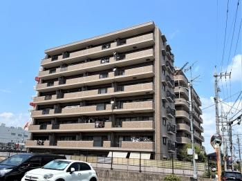 1996年8月竣工のマンション（南向きの棟になります）