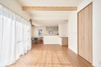 2面採光のリビング