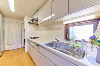 キッチン（３口ガスコンロ）