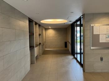 現地エントランス、マンション内