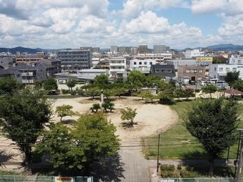 廊下側から北側方面を見た眺望（眺望は永続的に保証されるものではありません）