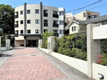 2005年2月築の建物外観