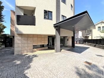 車寄せ可能なエントランス