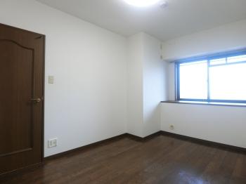 洋室（１）約６．４帖