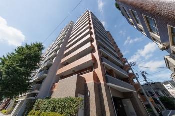 ２００４年１１月築、東京メトロ日比谷線「入谷」駅徒歩２分になります。