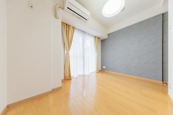 南向きの明るい光が差し込むダイニングキッチン