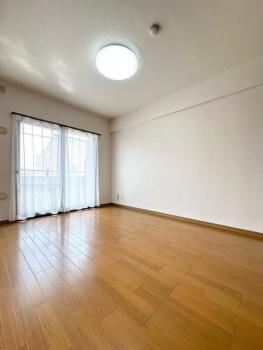 リビング横の洋室