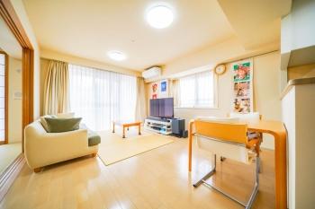 約12.5帖の南向きのリビングダイニング