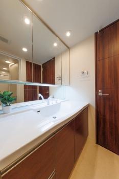 三面鏡裏収納付き洗面化粧台