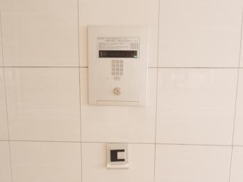 玄関は、オートロック仕様