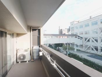 スロップシンク付きのバルコニー写真