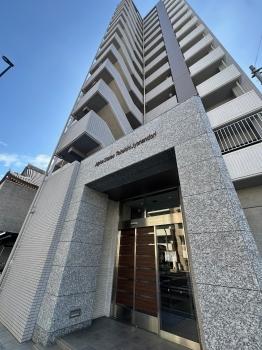 外観写真（城南通り沿いに立地）