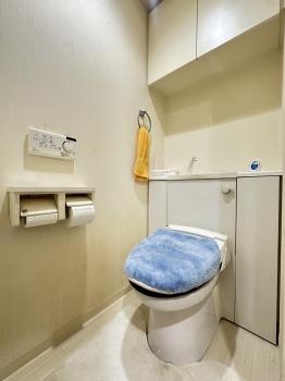 温水洗浄便座付きトイレ　CG で作成したリフォームイメージです。