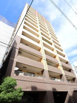 お部屋は15階建9階部分、南向き住戸です。