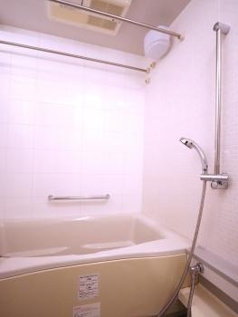 浴室暖房乾燥機付きです。