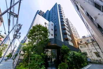 エントランス周辺には緑が多くございます