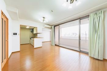 リビングダイニング（CGで作成したリフォームイメージです）