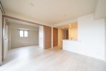 約１３帖のリビングダイニングキッチン