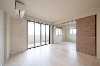 約１３帖のリビングダイニングキッチン