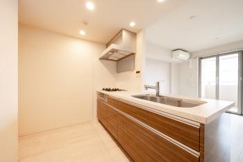 ガラストップの３口コンロ