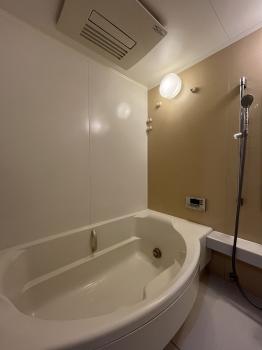 浴室乾燥機付きの１６１８サイズの浴室です。