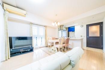 ２面の窓があるため、風通しが良好なリビングダイニングです。