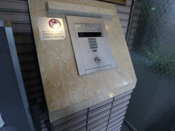 オートロックがございます。