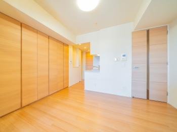 室内へ光を呼び込むアウトフレーム＆逆梁設計（CGによるリフォームイメージです）