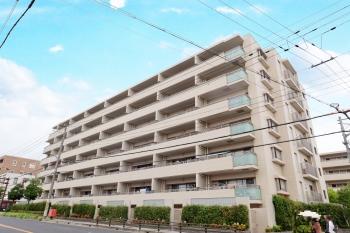 2010年11月築　地上7階建　RC造　総戸数90戸