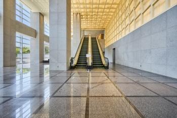 タワーエントランスホール（南側エントランスホール）