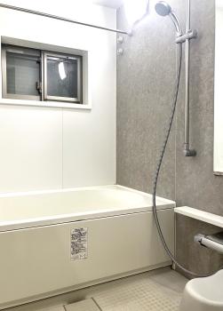 浴室暖房乾燥機が設置されています。季節や天候を問わず、いつでも快適に利用可能です