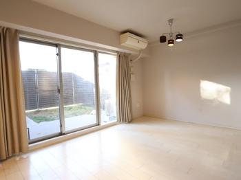 約12.1帖のリビングダイニングキッチンです。