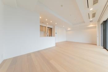 約20.1帖の南向きリビングダイニング