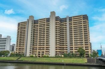 パリ庭園邸宅をモチーフとしたマンション外観