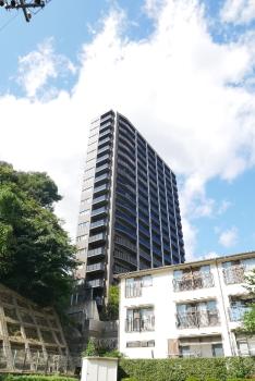 2023年4月築、地上20階建、総戸数110戸のマンションです