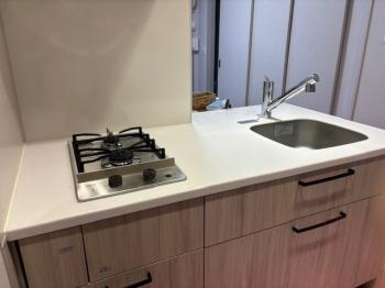 料理をしながら会話を楽しめる、対面式キッチンが採用されています。