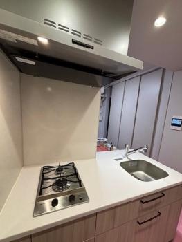 料理をしながら会話を楽しめる、対面式キッチンが採用されています。