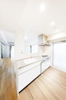 キッチン　（CGで作成したリフォームイメージです）