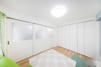 洋室（４）　約５．８帖