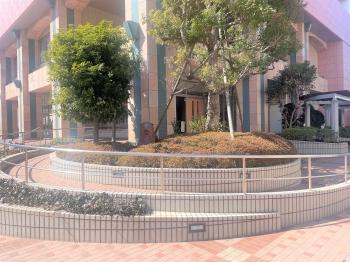 エントランスにはスロープを設置