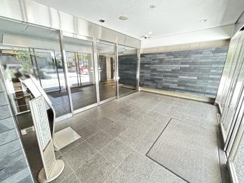 「エントランス」