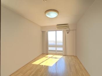 洋室１（約８．６帖）（CGで作成したリフォームイメージです。）