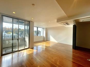 リビングダイニング約１８．１帖