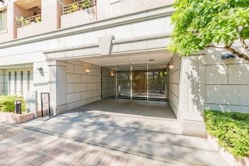 マンションエントランス