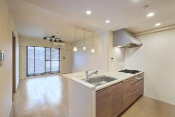 リビング・ダイニングキッチン（CGで作成したリフォームイメージです）