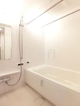 １４１８サイズ　ミストサウナ機能付き浴室乾燥機あり