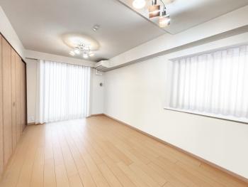 床暖房付きのリビングダイニング（CGで作成したリフォームイメージです。）