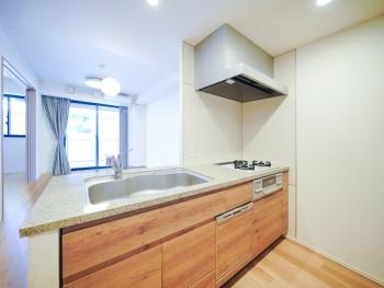 キッチンには食洗機がございます。