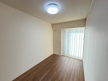 洋室２。現況写真と間取図によりCGで作成したリフォームイメージです。